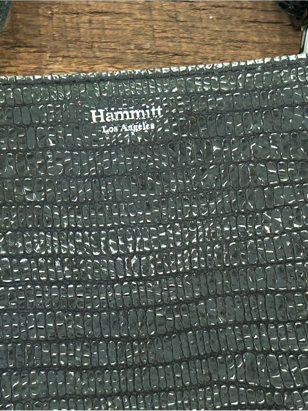 Black crocodile-embossed leather Hammitt Los Angeles crossbody bag - Picture 2 of 13